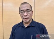 PSI Beri Kue Ulang Tahun Ketua KPU Hasyim Asy’ari