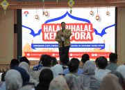 Menpora Dito Hadiri Acara Halal Bi Halal Keluarga Kemenpora