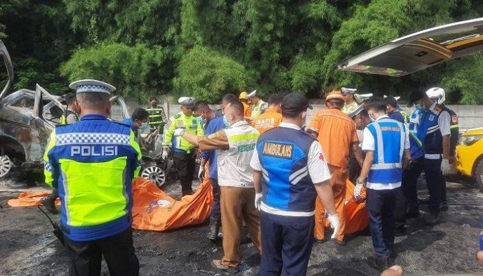 Jalur Contralflow KM 48 Sampai KM 70 Arah Ruas Jalan Tol Jakarta -Cikampek Ditutup