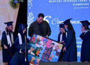 Menpora Dito Sampaikan Pesan Inspiratif Kepada Para Murid Sekolah Dasar Mentari Intercultural School Bintaro