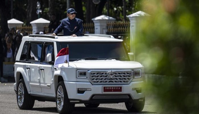 Presiden Prabowo Larang Menteri Kabinet Merah Putih Untuk Menggunakan Mobil Impor