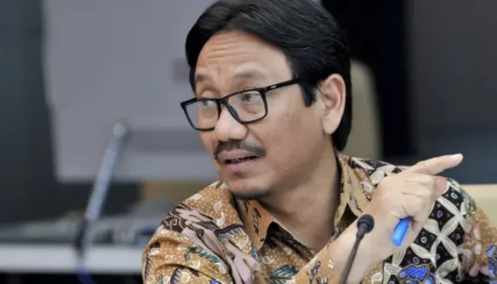Tak Penuhi Syarat, Kemkomdigi Pecat Lima Pegawai Kontrak