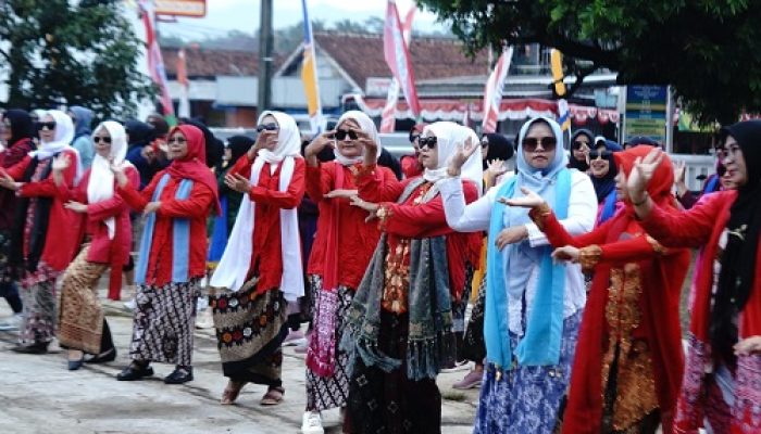 Festival Cisarua Merdeka 2025 Meriahkan HUT ke-80 RI dengan Tari Umbul dan Mie Instan